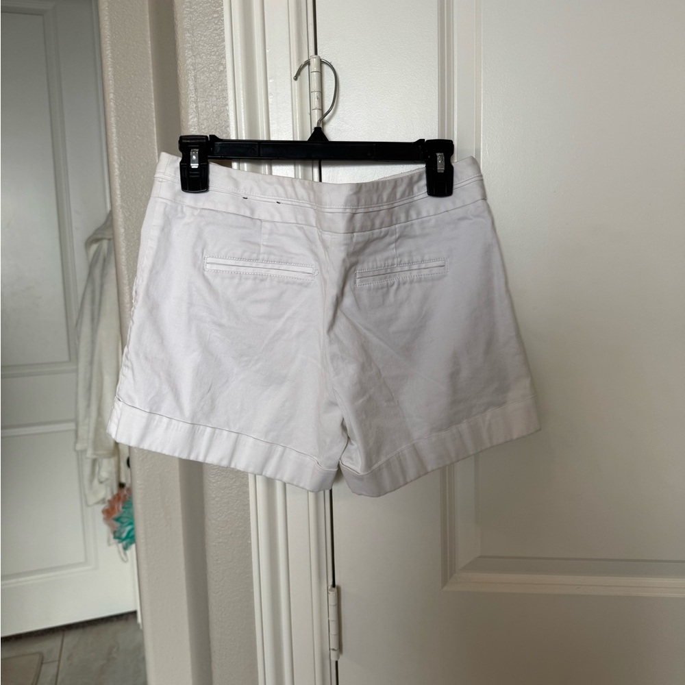 Express Shorts - Picture 2 of 3